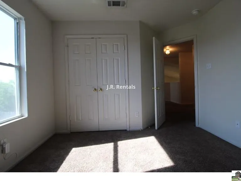 5611 Bertha Dr — Photo 49