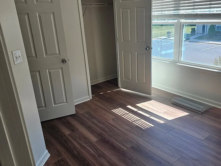 121 Summerland Dr — Photo 10