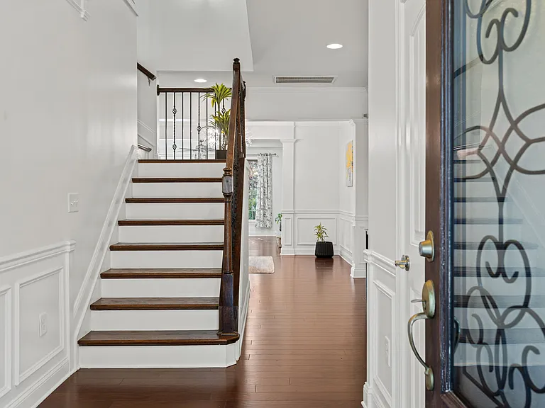 329 Castle Rock Ln — Photo 3