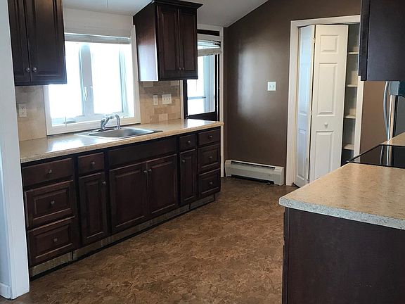 3rd image of 1059 Woodcrest Ave