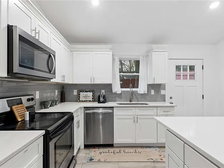 1298 Gideons Dr SW — Photo 11