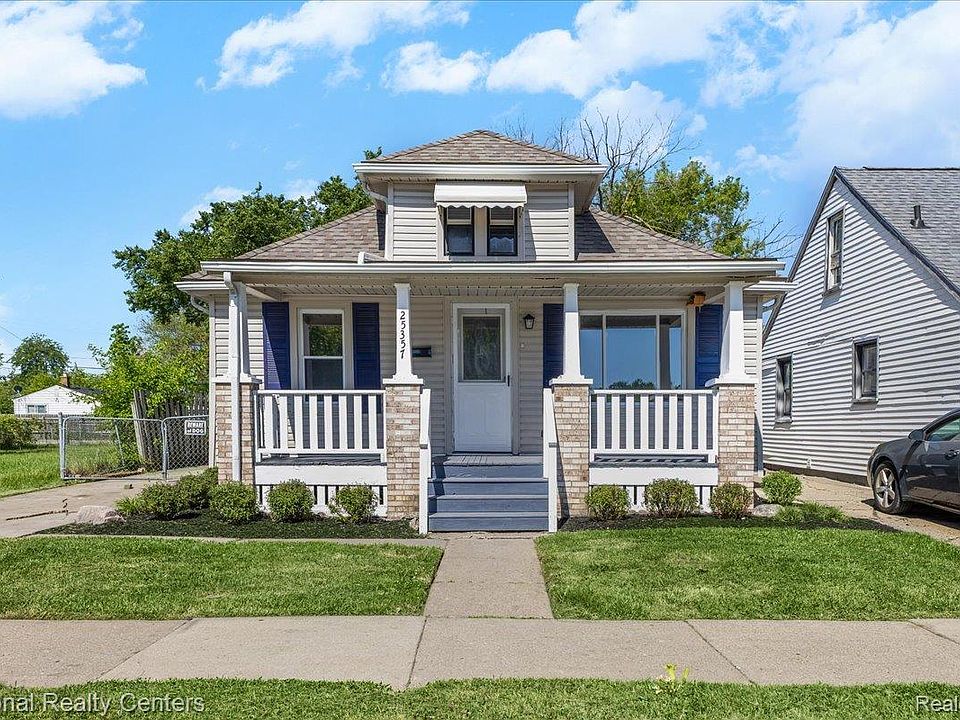 1st image of 25357 Lawn St