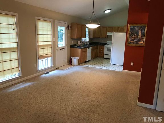 5th image of 3411 Thistledown Ct