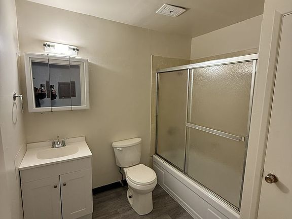 5th image of 220 N Ivy St APT 3