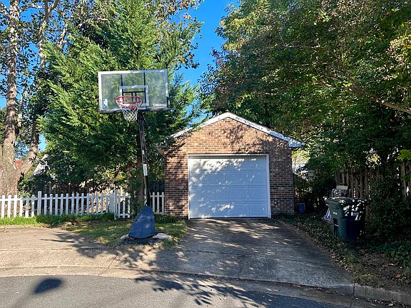 4th image of 4622 7th St N