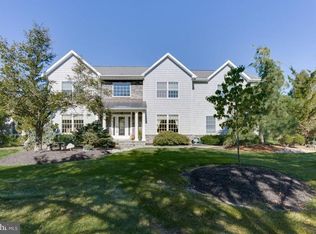 15 Ginnie Ln, Princeton Junction, NJ 08550