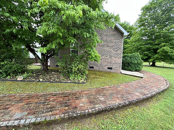 3rd image of 294 Foothills Dr