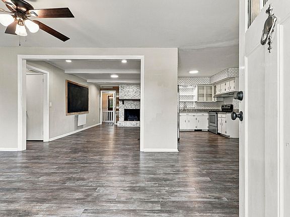 2nd image of 123 Powell Dr