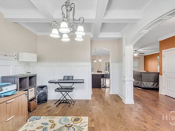 4th image of 102 Henry Court
