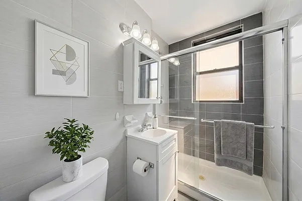 Rented by Vector New York, LLC | media 4