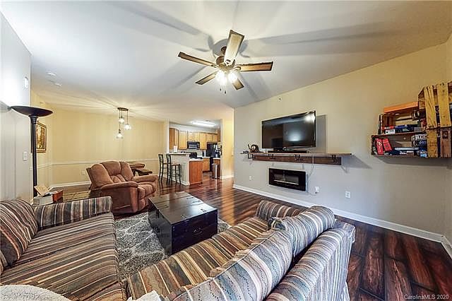 1st image of 9936 Hyde Glen Ct