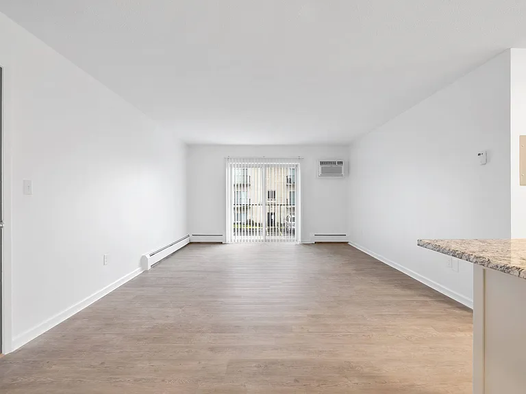 Westwood Apartments - SP Lafayette LLC — Photo 7