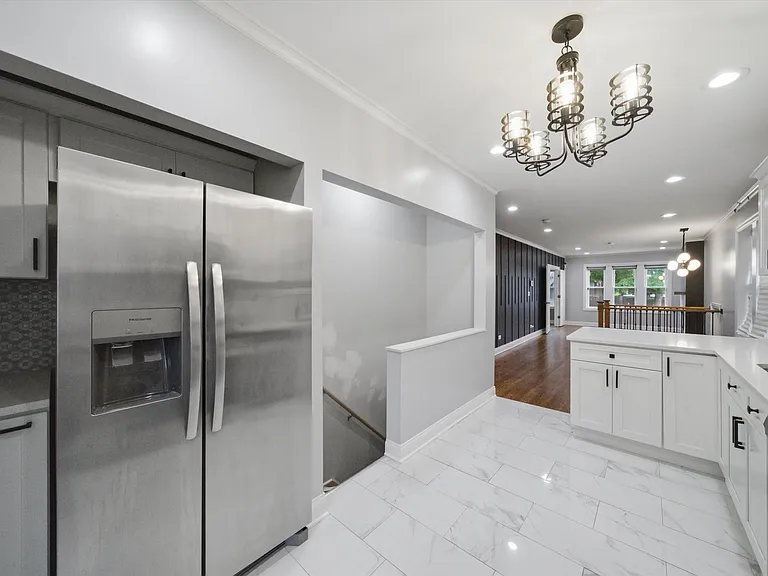 8326 S Luella Ave — Photo 12