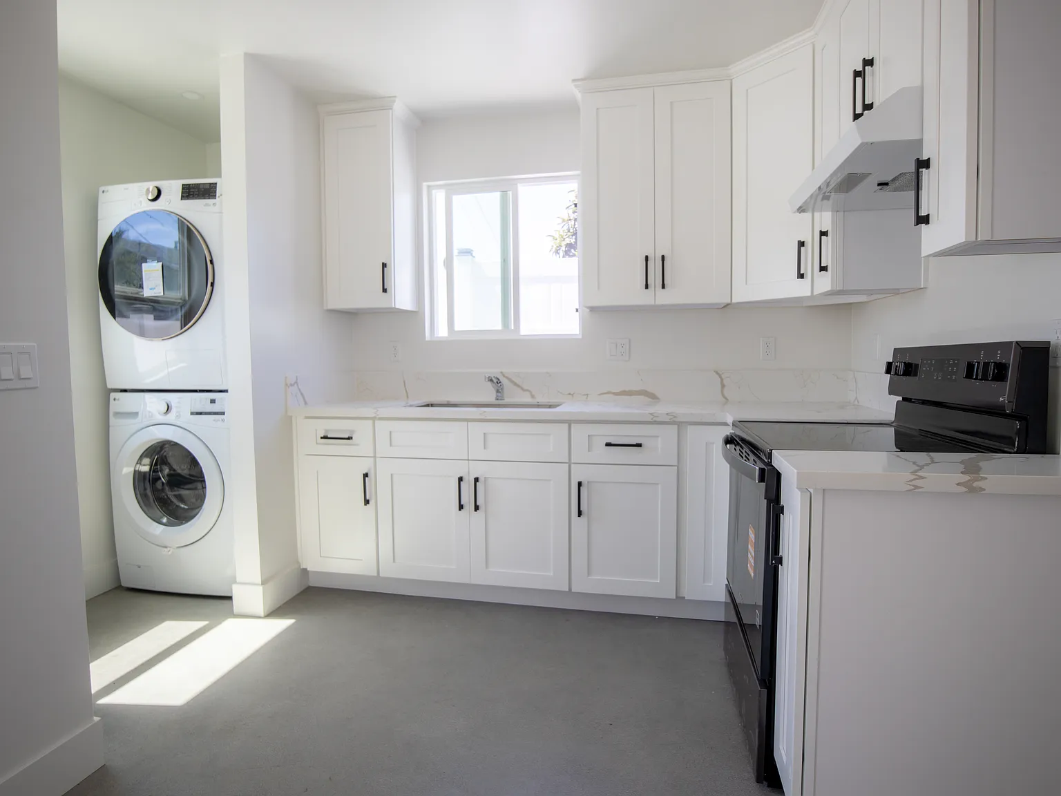 2 bed, 700 sqft, $2,800 — Photo 2
