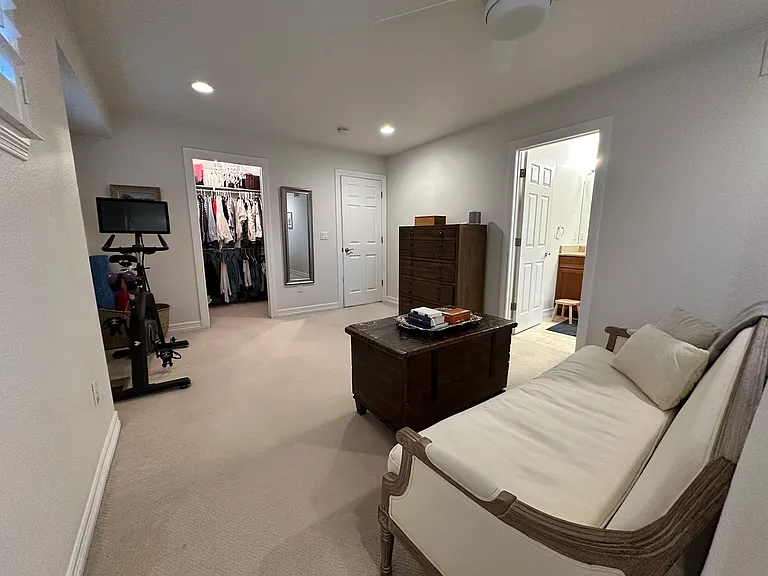 2411 S Race St — Photo 16