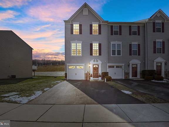 2nd image of 1830 Honeysuckle Ct
