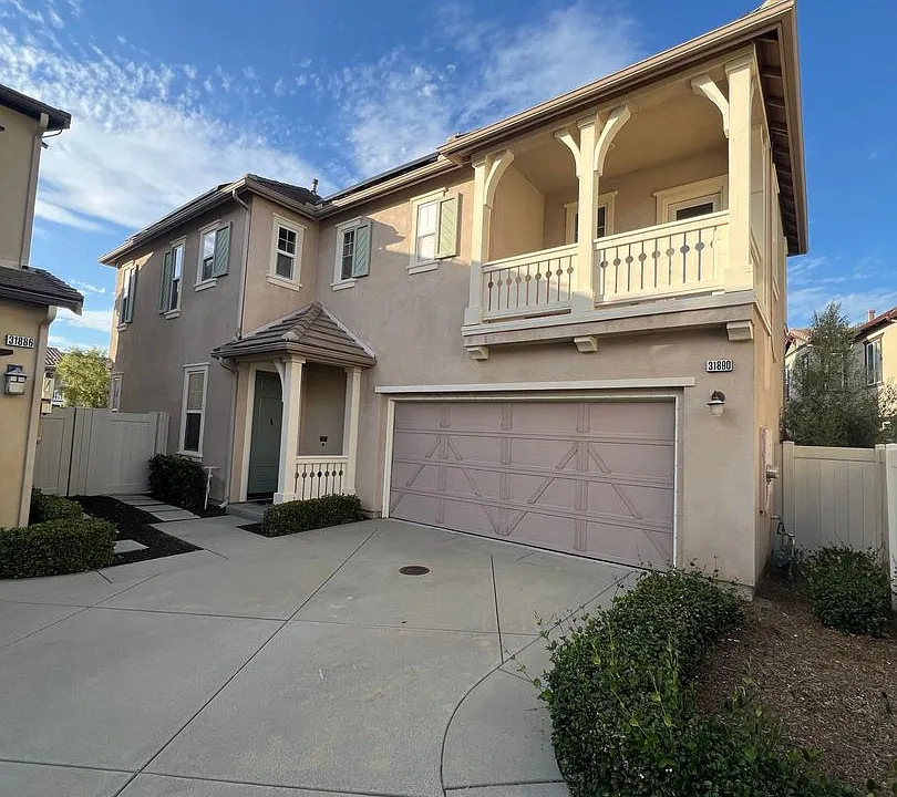 31890 Red Pine Way