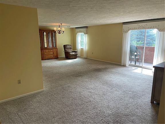 4th image of 2850 Edgecliff Rd APT 36