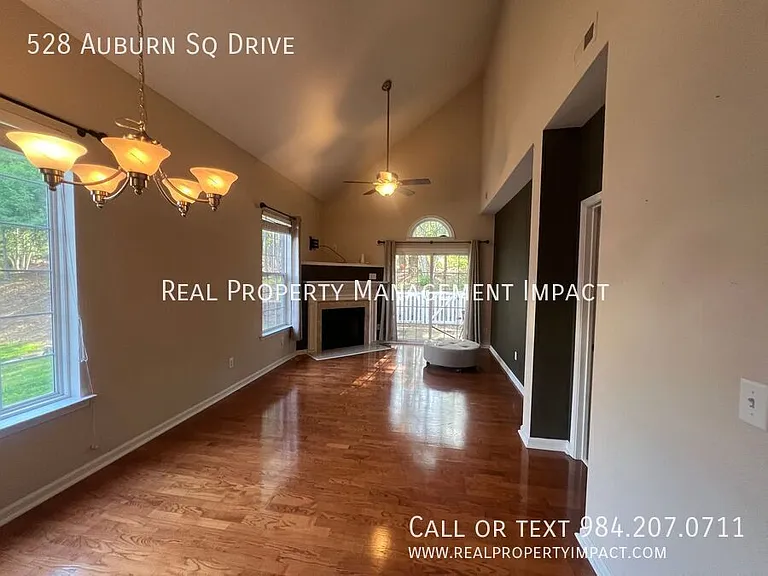 528 Auburn Square Dr — Photo 9