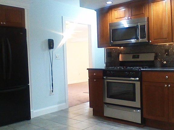 3rd image of 141 Waterston Ave #2