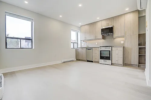 240 Durie St #204 Photo 1