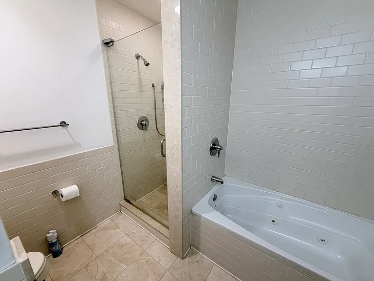 90 Bay Street Lndg #7H — Photo 23