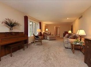 7040 Fox Meadow Dr NE, Rockford, MI