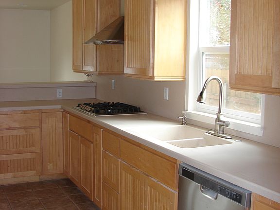 2nd image of 509 Holly St