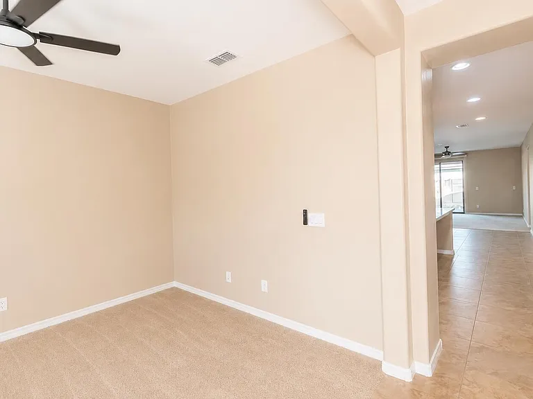 277 N Jesse St — Photo 3