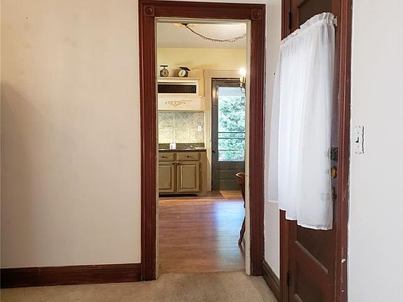 4th image of 1729 E 4th St