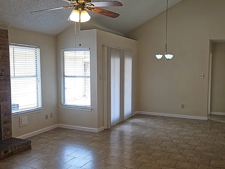 11614 Gullwood Dr — Photo 4