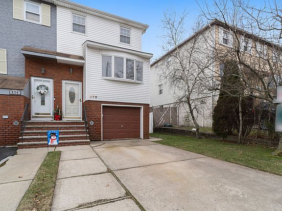 3rd image of 376 Barlow Ave