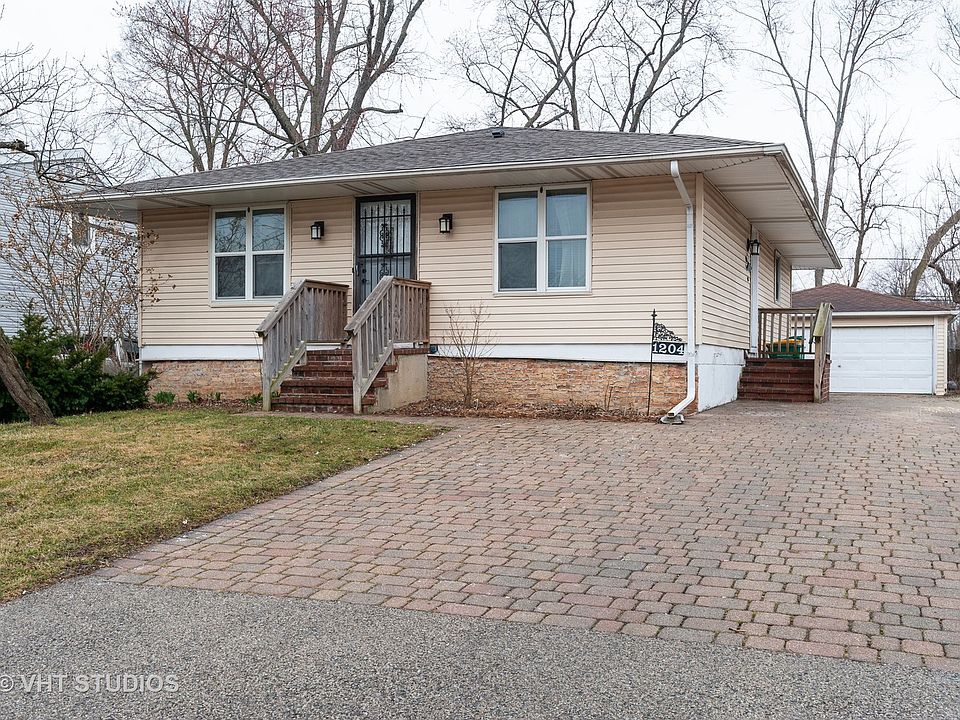 1st image of 1204 Woodridge Dr