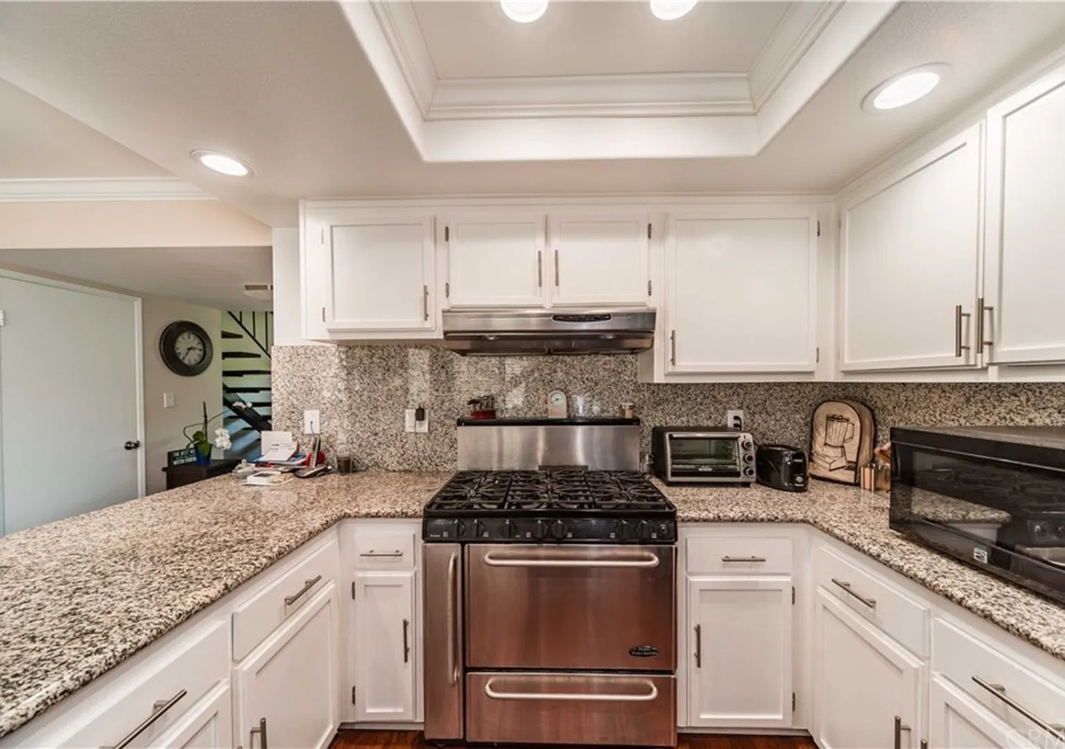 3 bed, 2.5 bath, 1320 sqft, $3,850 — Photo 3
