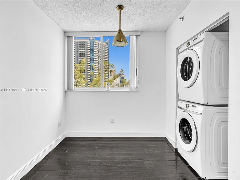 6422 Collins Ave #701 — Photo 43