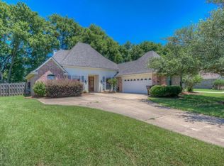 1811 Castlewood Dr, Bossier City, LA 71111
