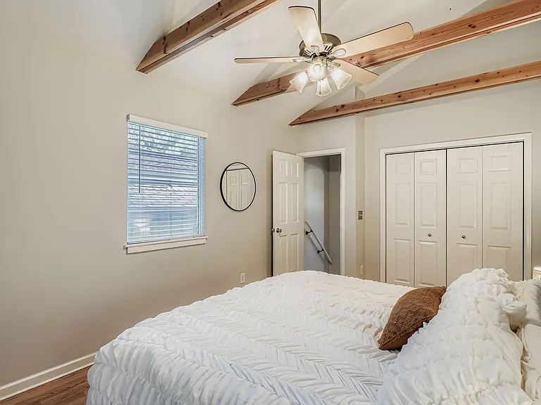 1545 S Steele St — Photo 12