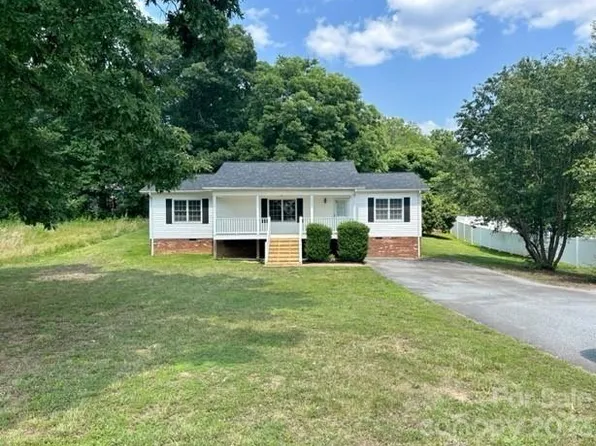 1303 Cliffside Pl SE, Lenoir, NC 28645