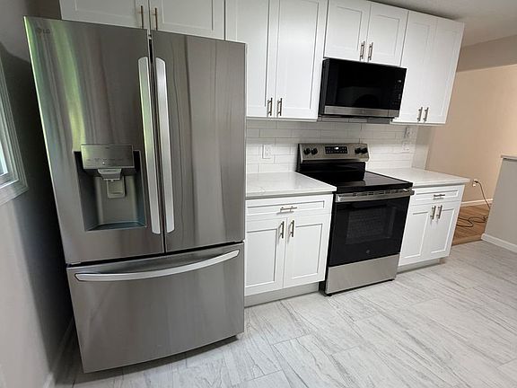 5th image of 40-44 W Main St #42-5