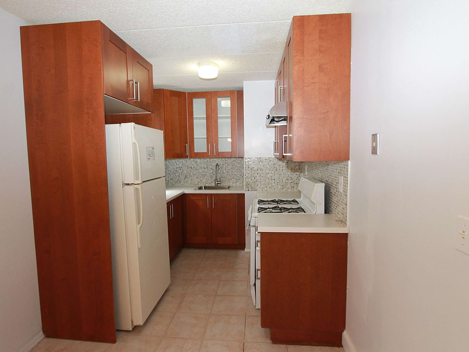 1st image of 15607 107th Ave #1
