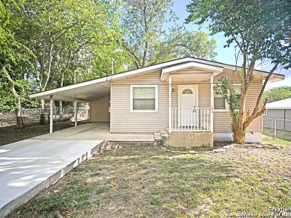 633 S Academy Ave, New Braunfels, TX 78130