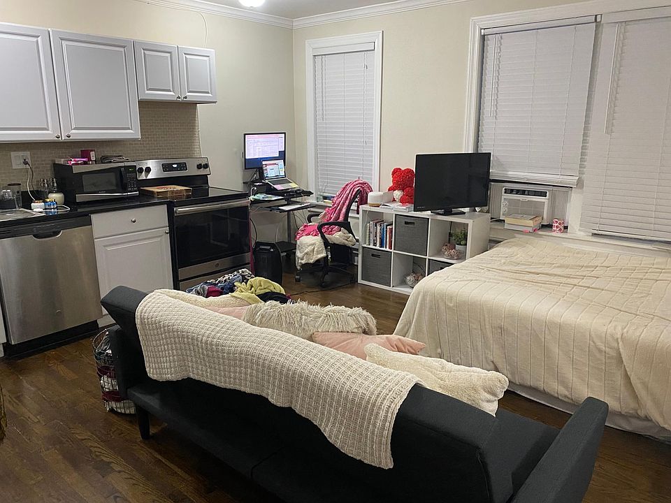 2nd image of 3345 N Marshfield Ave #309-45