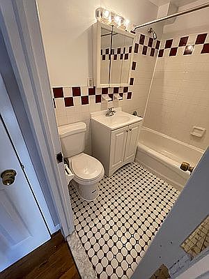 4th image of 118 Avenue C APT 1F