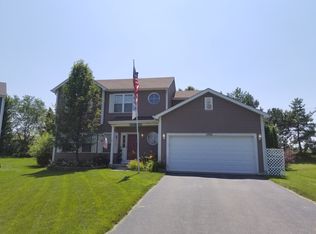 1866 E Ivy Cir, Lindenhurst, IL 60046