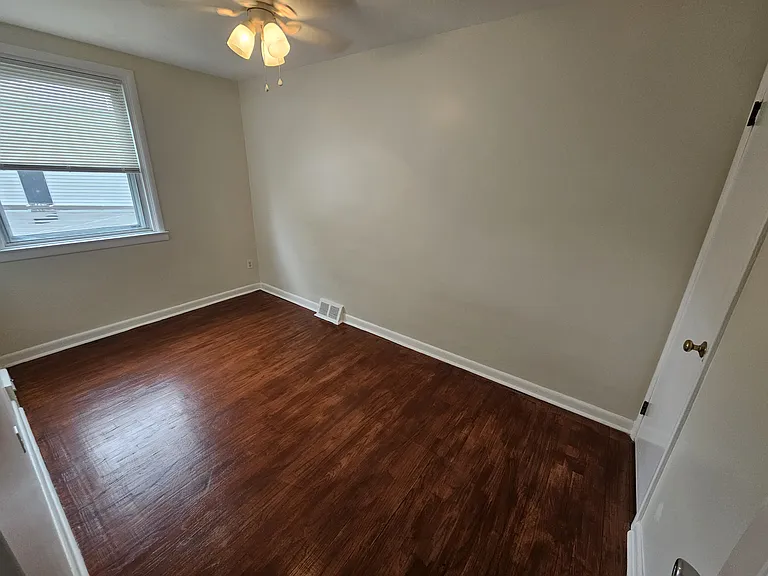 58 Suburban Ln — Photo 16