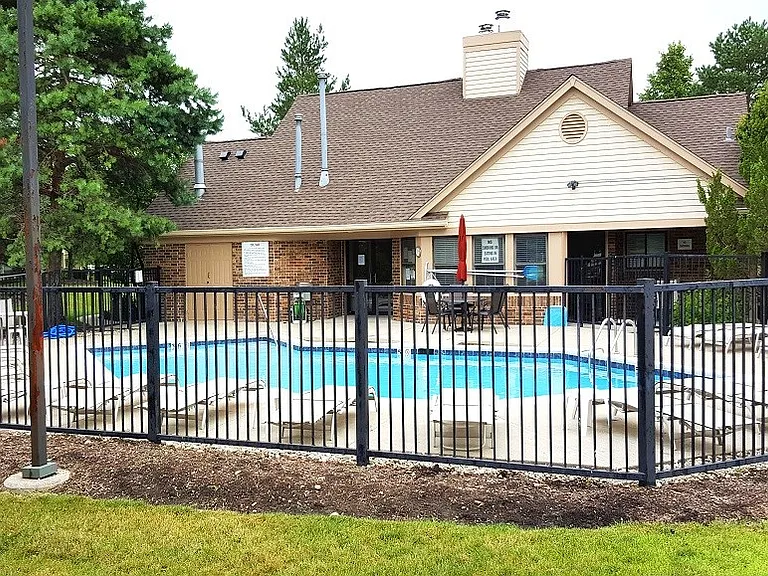 2516 Live Oak Ln — Photo 29
