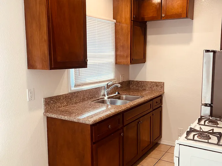 33 Granada Ave #D — Photo 9
