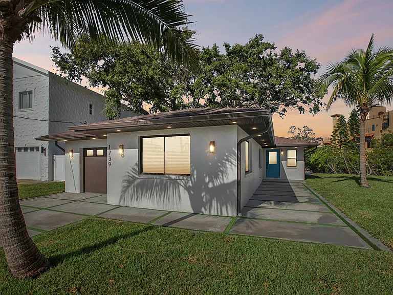 1739 Bayou Grande Blvd NE — Photo 1