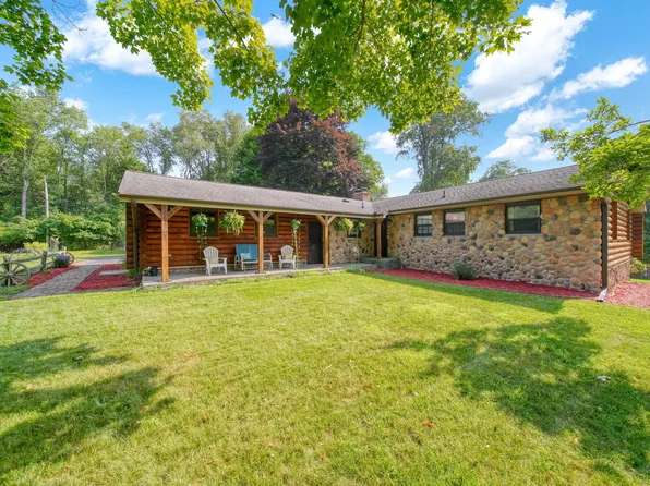 2933 Robinson Rd, Jackson, MI 49203