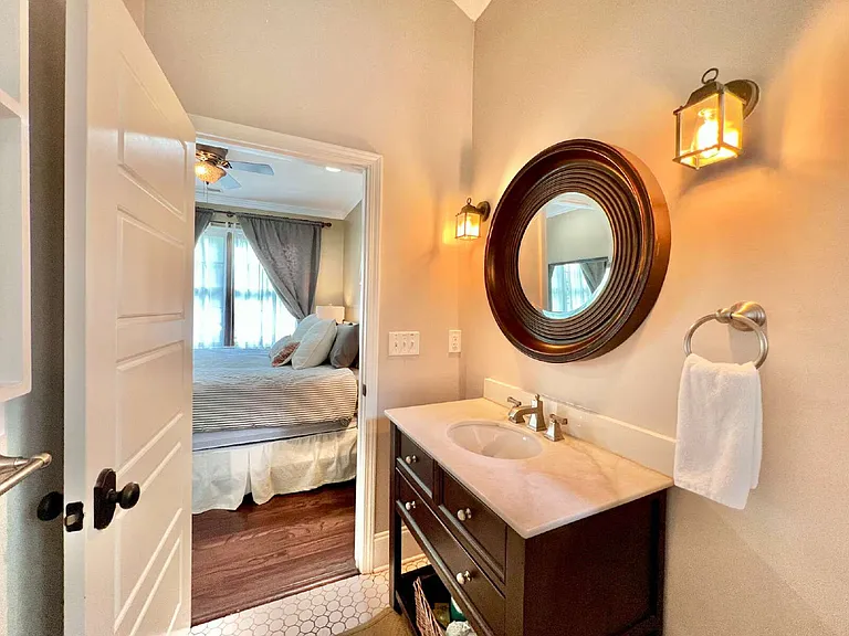 2637 Chesterfield Ave #B — Photo 17